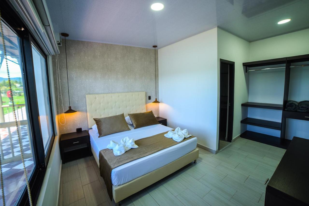 Hotel Aguas Abiertas Guatapé Екстериор снимка