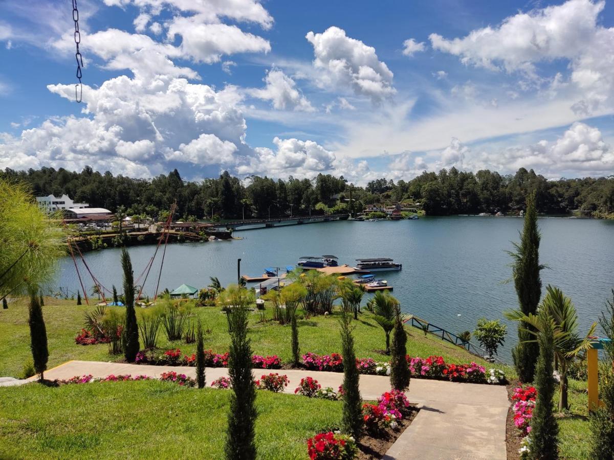Hotel Aguas Abiertas Guatapé Екстериор снимка