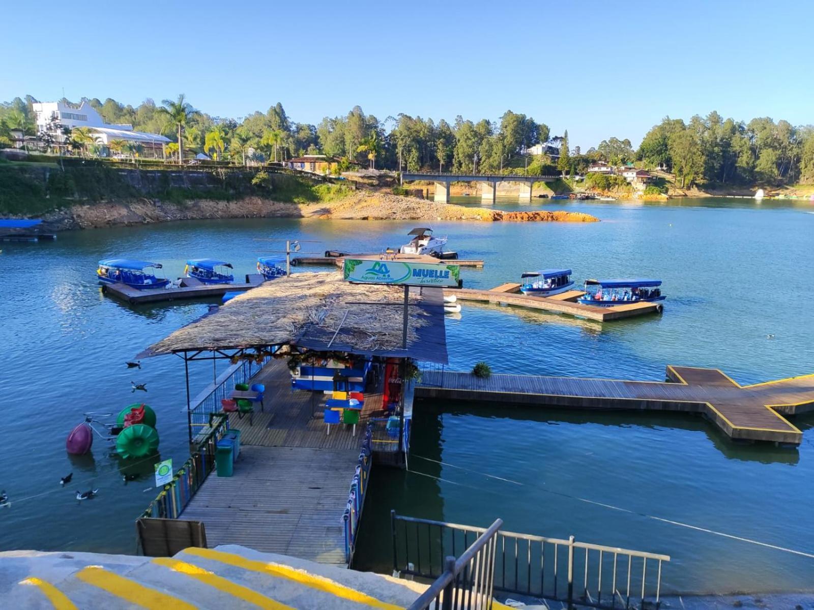 Hotel Aguas Abiertas Guatapé Екстериор снимка