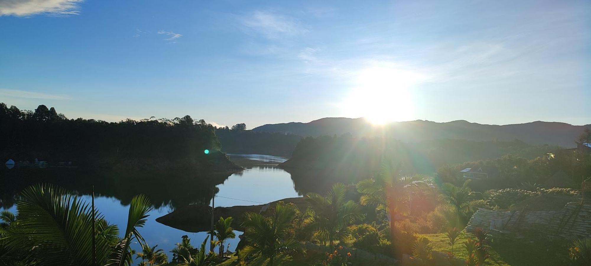 Hotel Aguas Abiertas Guatapé Екстериор снимка
